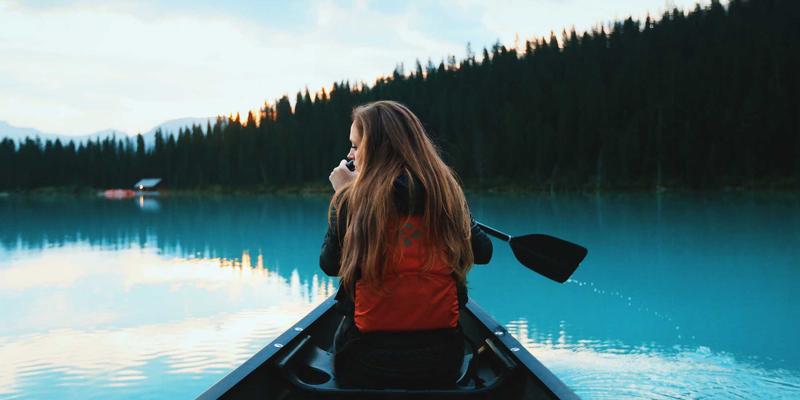 Adi商城健身训练鞋终极选购指南：举重、HIIT、综合训练如何精准匹配？附品牌折扣与波西米亚风购物攻略